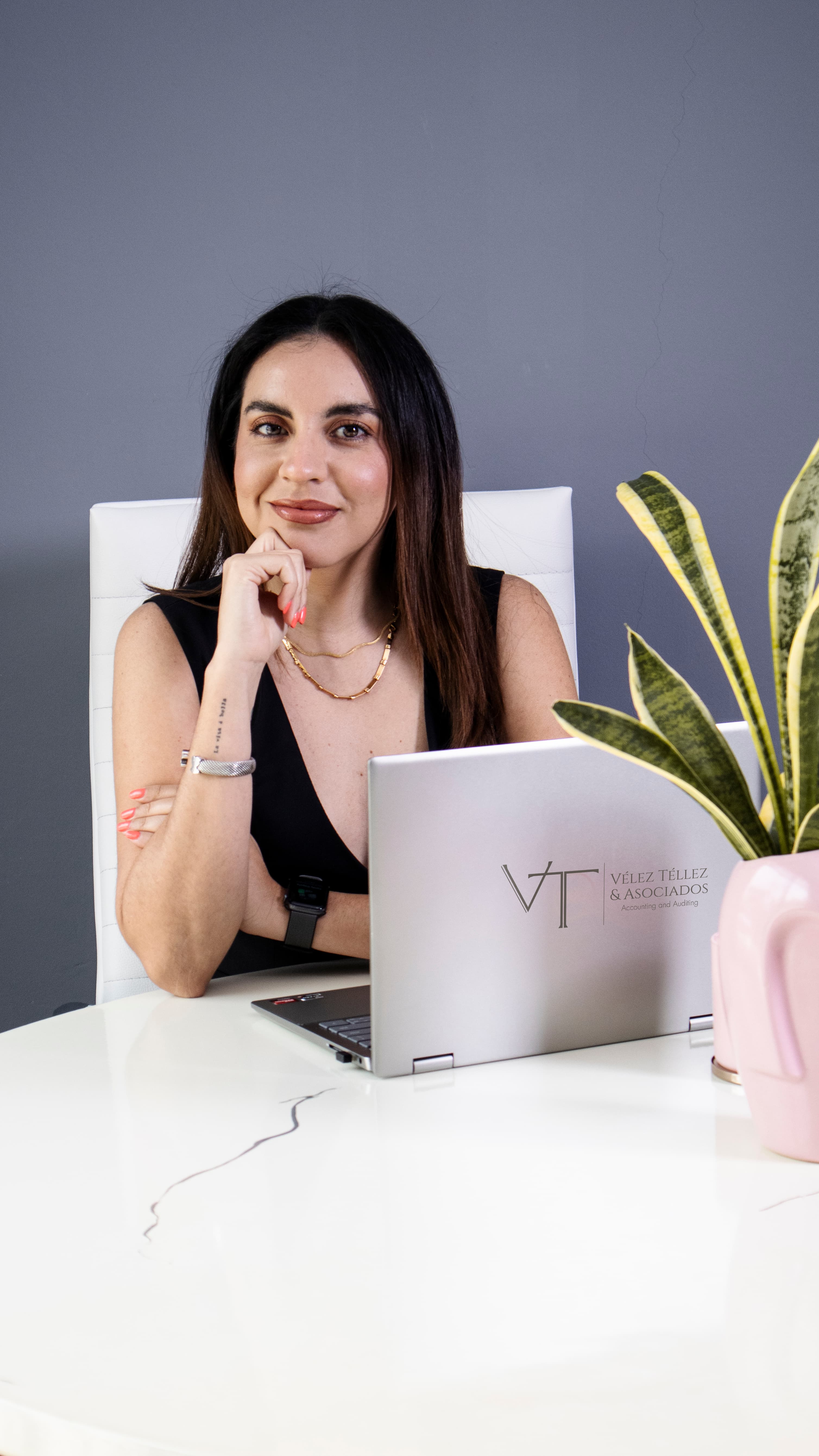 Elena Vélez Téllez - Directora de Vélez Téllez y Asociados